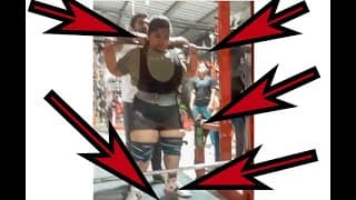 Elle fait un squat à 270kg elle rejoint Elvis et MJ en 2 secondes