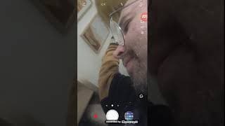 Un TARÉ C/C vos TOPICS en hurlant à voix haute "pue des pieds pue du cul"