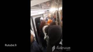 BAGARRE GÉNÉRALE dans le RER B