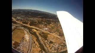 [VIDÉO] Elle CHUTE ACCIDENTELLEMENT d'un AVION puis atterit MIRACULEUSEMENT dans un enclos à COCHONS