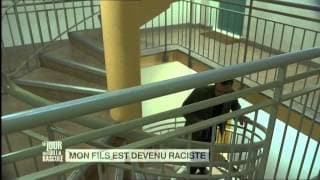 ce pauvre homme subit un voisin ra*iste