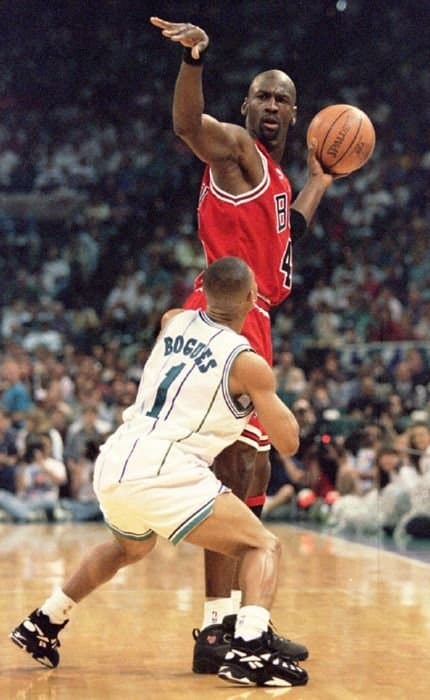 Michael Jordan à un mec de 1m60 : " Sale NABOT "