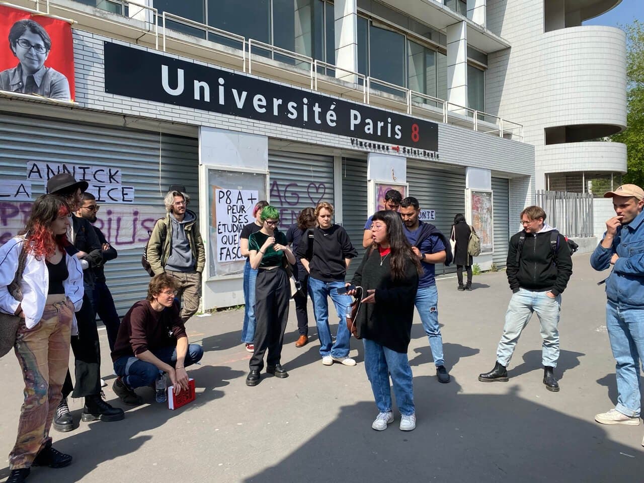 Paris 8 : une Kheyette imprime son mémoire de fin d'études + PHOTO