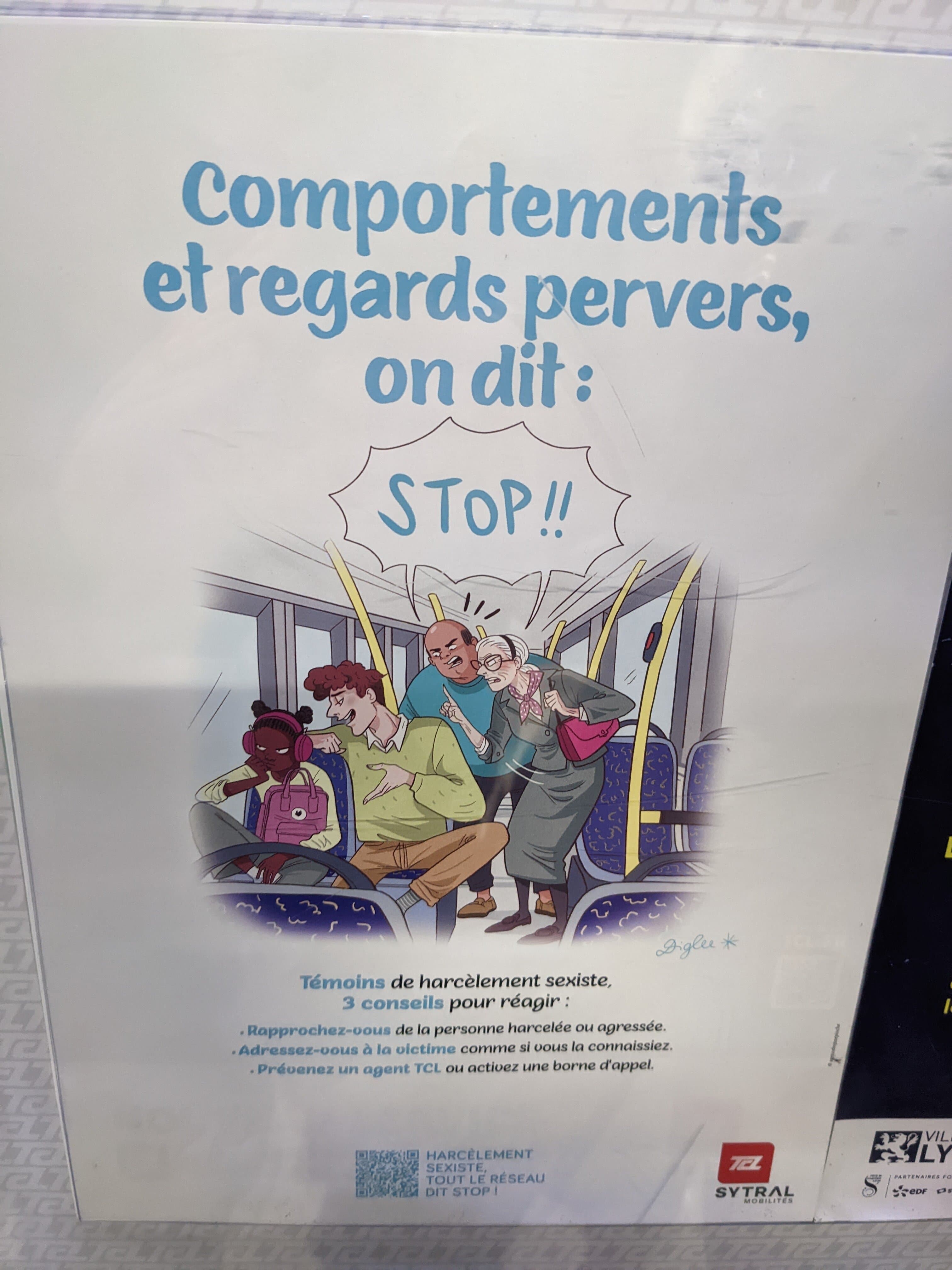 Ce daron et cette boomeuse empêchent une RACAILLE d'harceler une 10/10 dans le métro + VIDEO