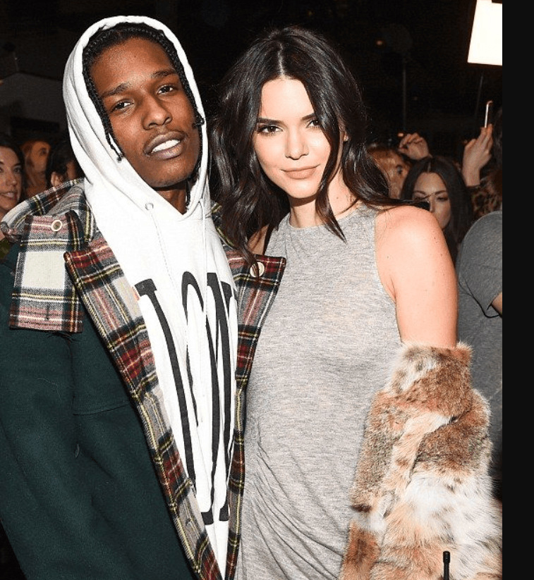 Photo 📸 Le 5 majeur de NBA qui a pilloné la PUSSY de KENDALL JENNER (10/10)