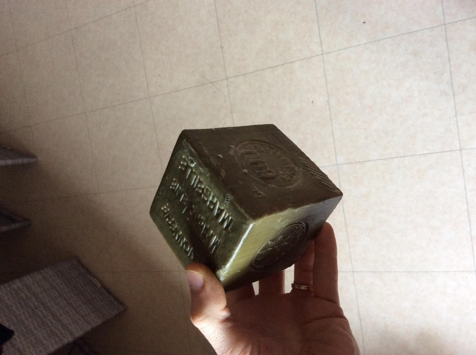 j'ai 55 Kg de savon de Marseille dans mon armoire