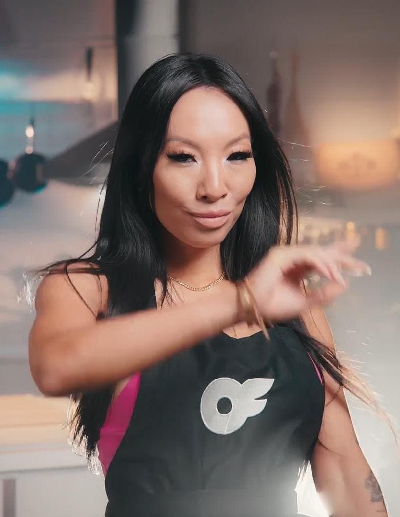 [PHOTO] La GUEULE de la PORNSTAR Asa Akira (40 ans, 2 enfants) en 2K25