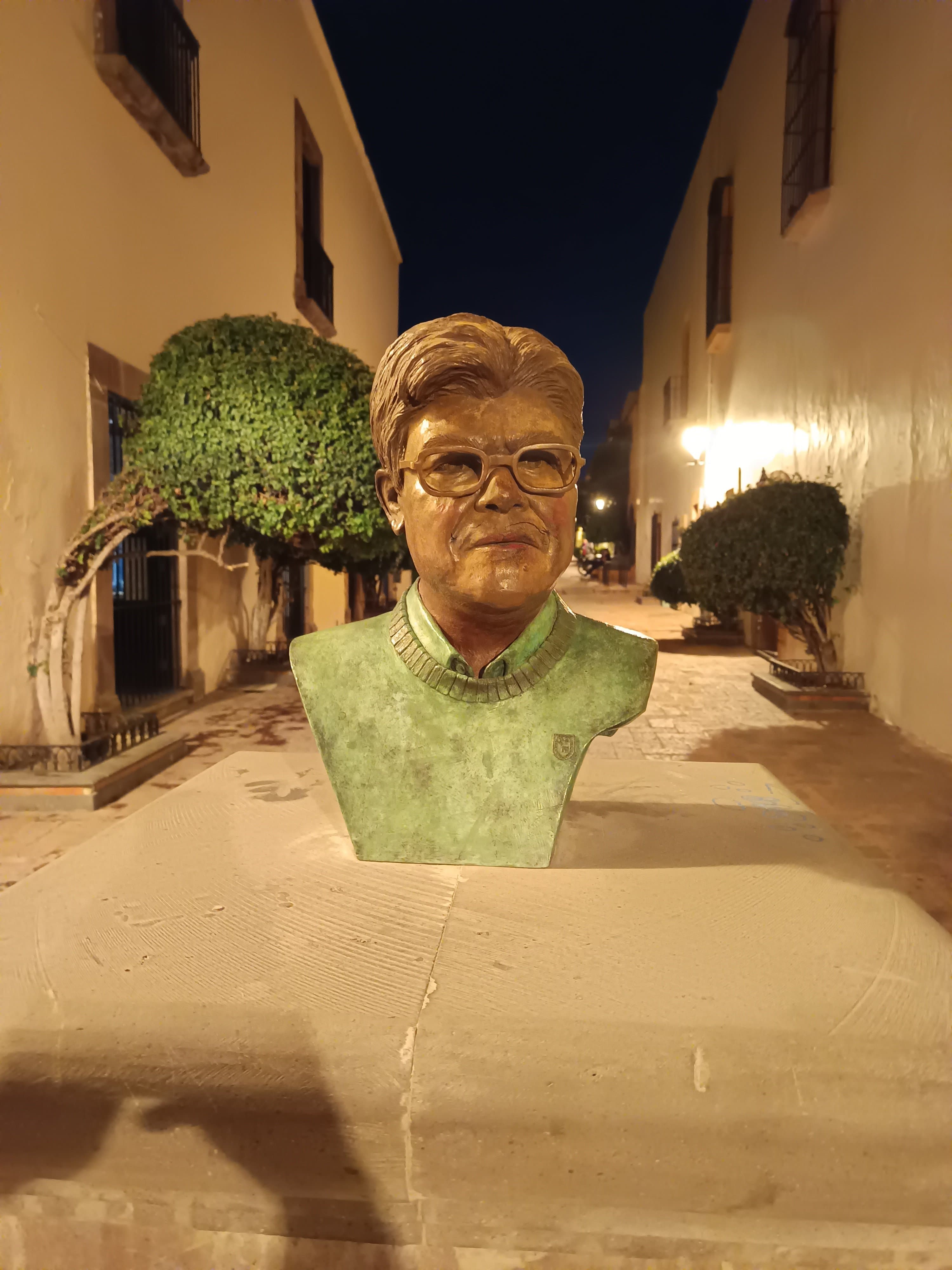 Ma VILLE A MAJORITÉ NFP a inauguré une STATUE DE MÉLENCHON