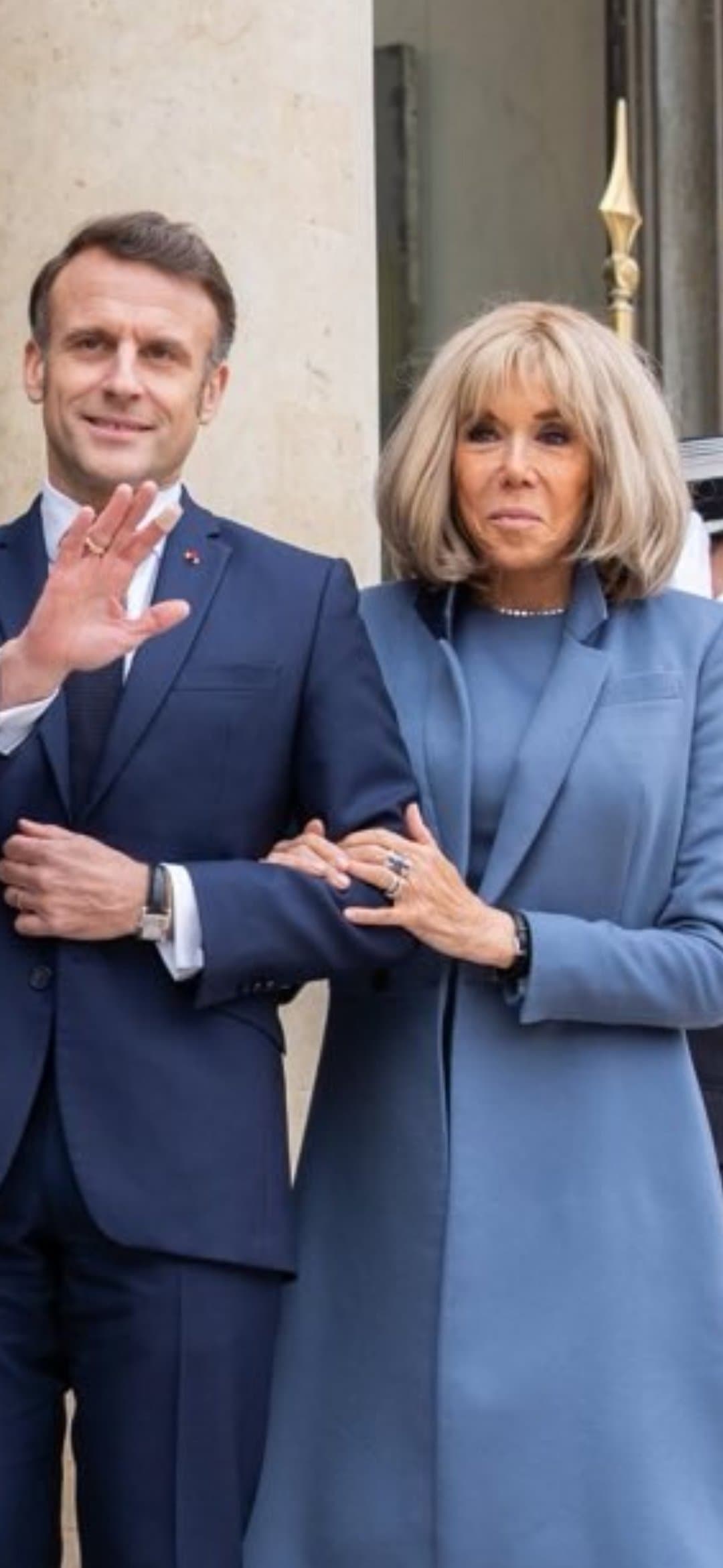 Photo de Manu et Bibi Macron, avis ?