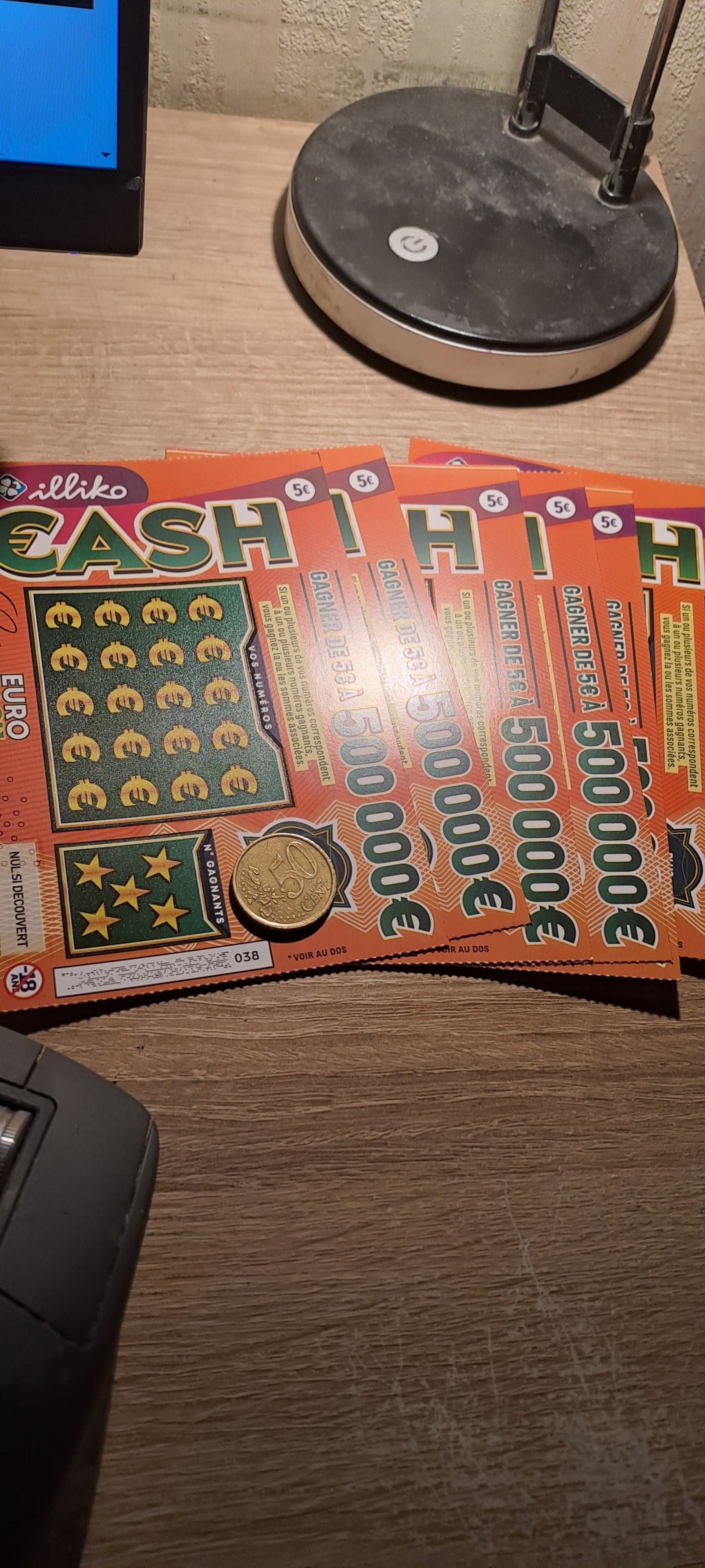 [PHOTO] 6 CASH a GRATTER !!!