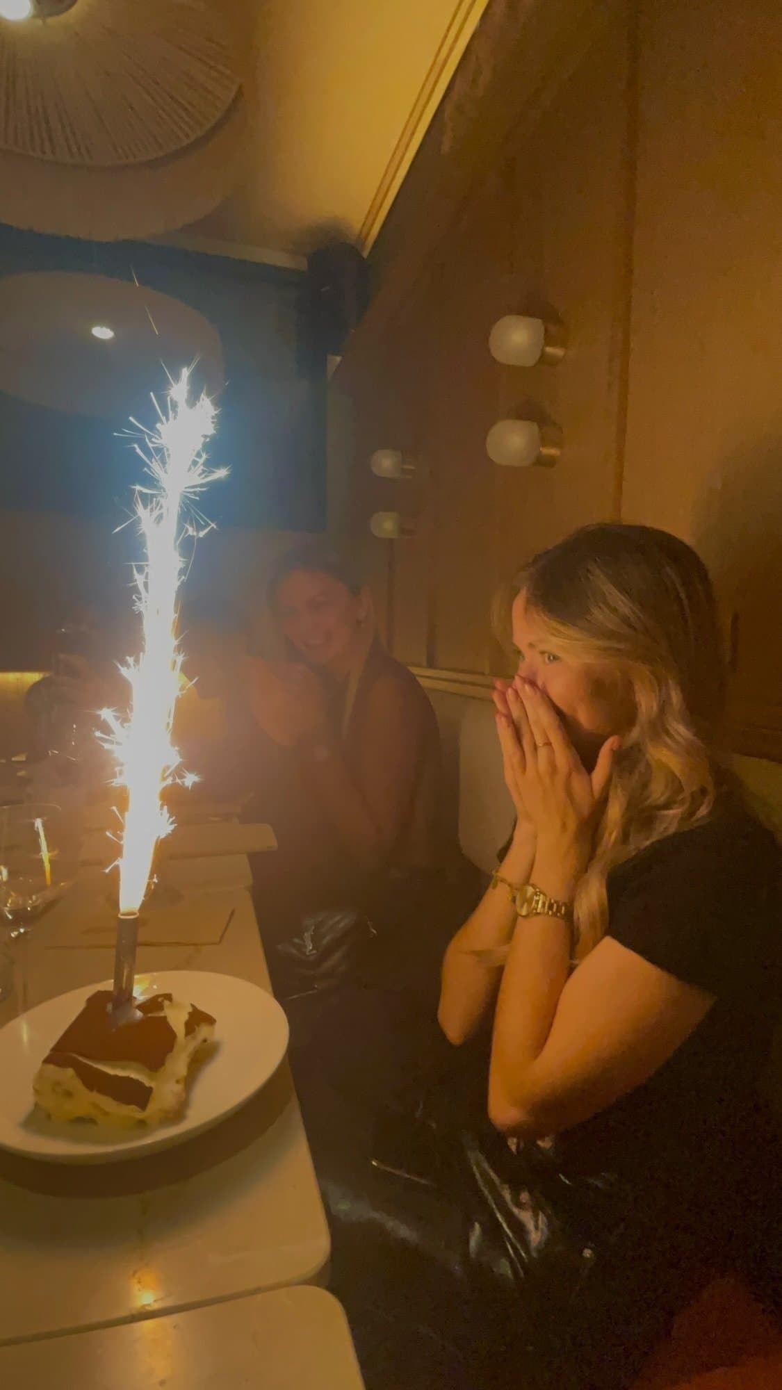 Cette TEEN contente de FÊTER son ANNIVERSAIRE :rire: