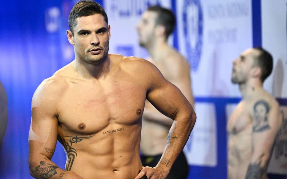 Florent Manaudou avec son tatouage "la vie est belle"