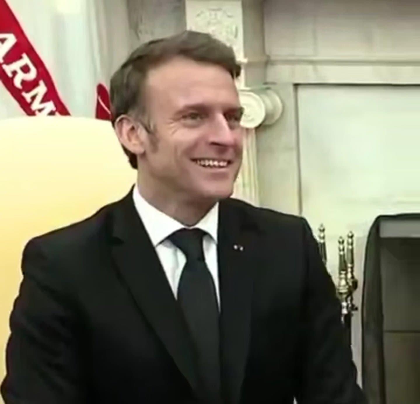 Macron qui se DÉCOMPOSE quand Trump lui dit de ne plus traiter Poutine de DICTATEUR