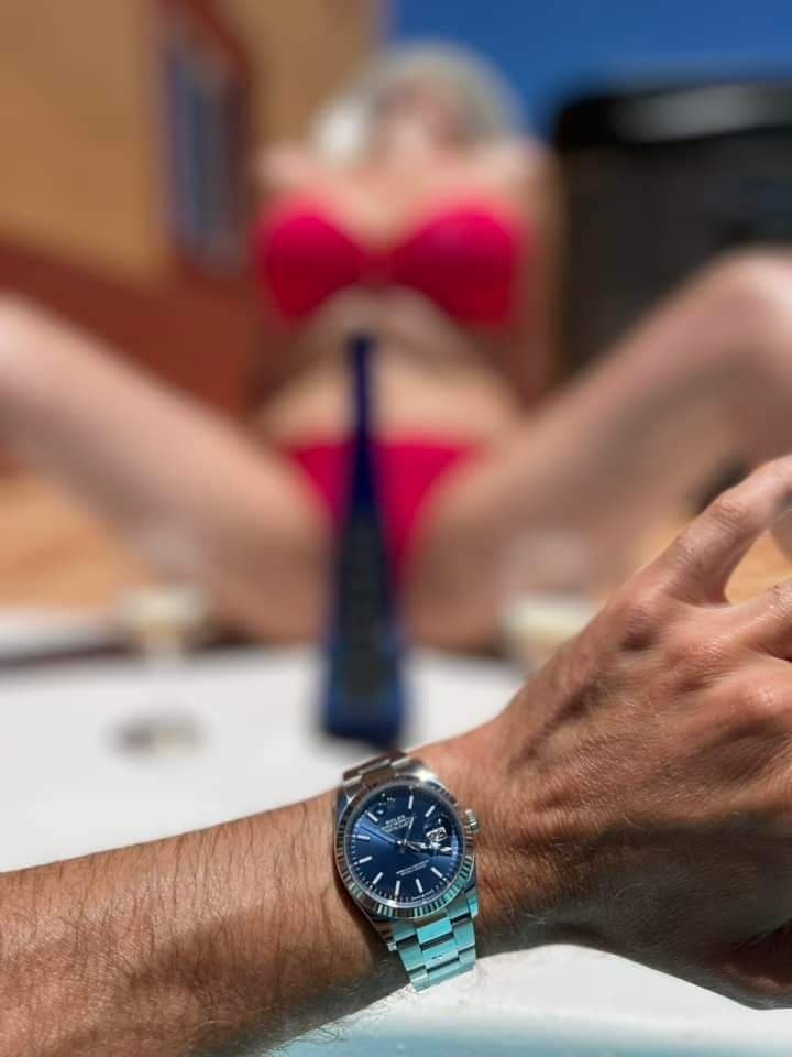 Je fais jouir ma femme avec ma ROLEX