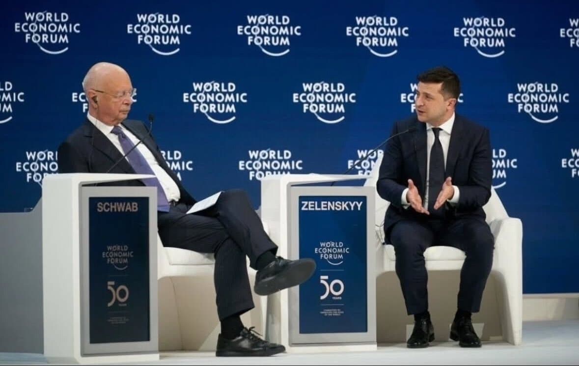 [PHOTO] : Zelensky qui porte un costume devant Schwab !