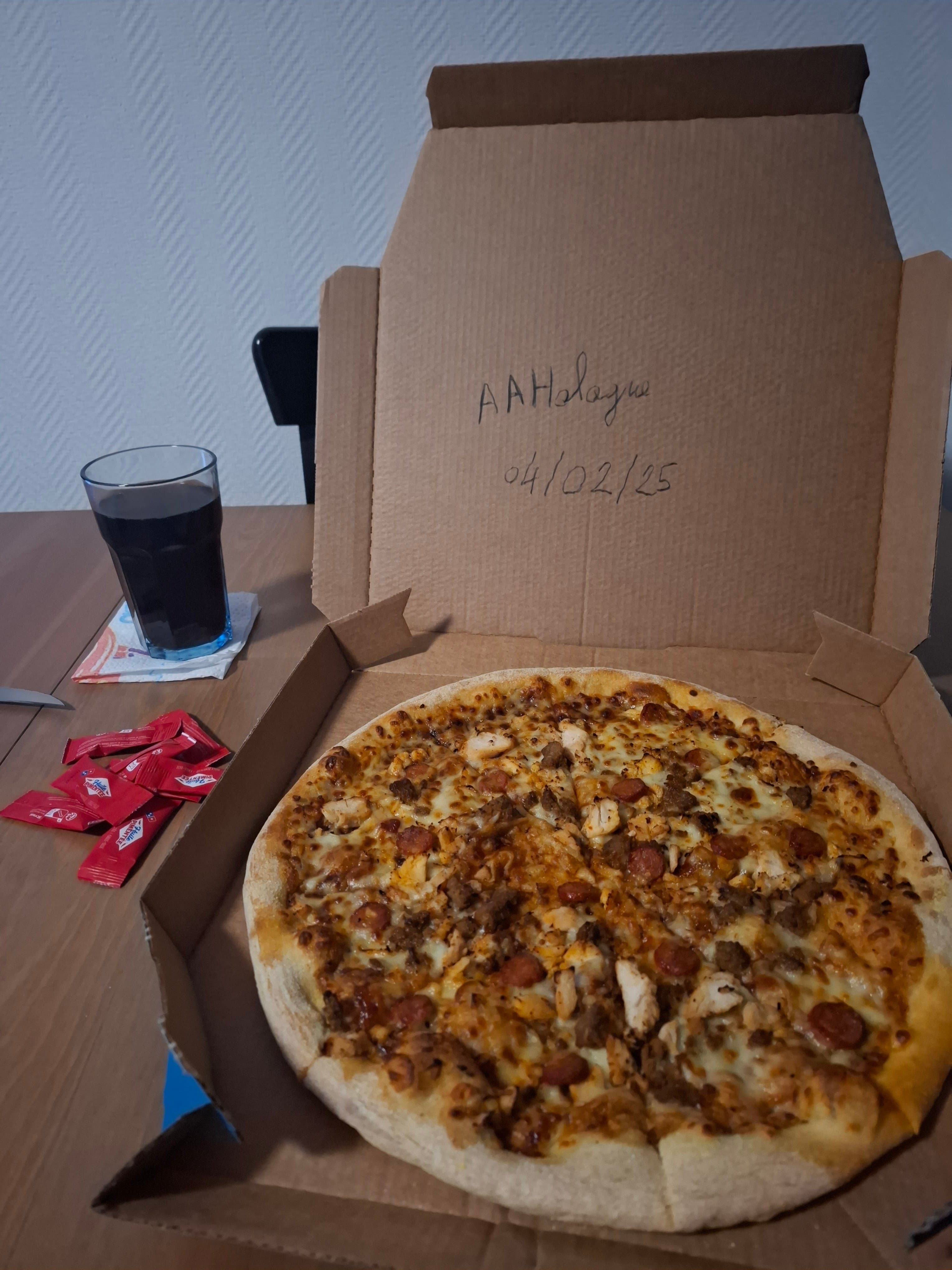 [PHOTO] Ma pizza de veille d'AAH affame le forum