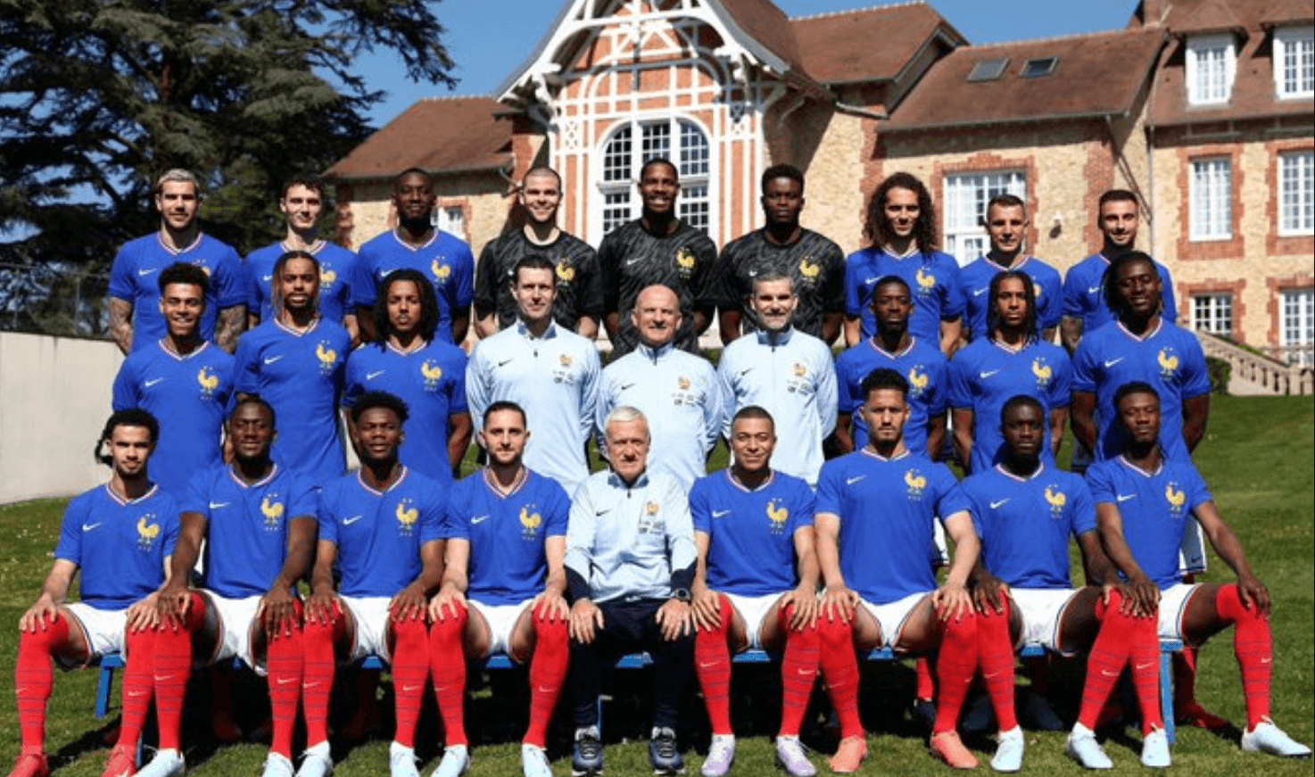 📸 la PHOTO OFFICIELLE 2025 de l'EQUIPE DE FRANCE  de Football vient de SORTIR