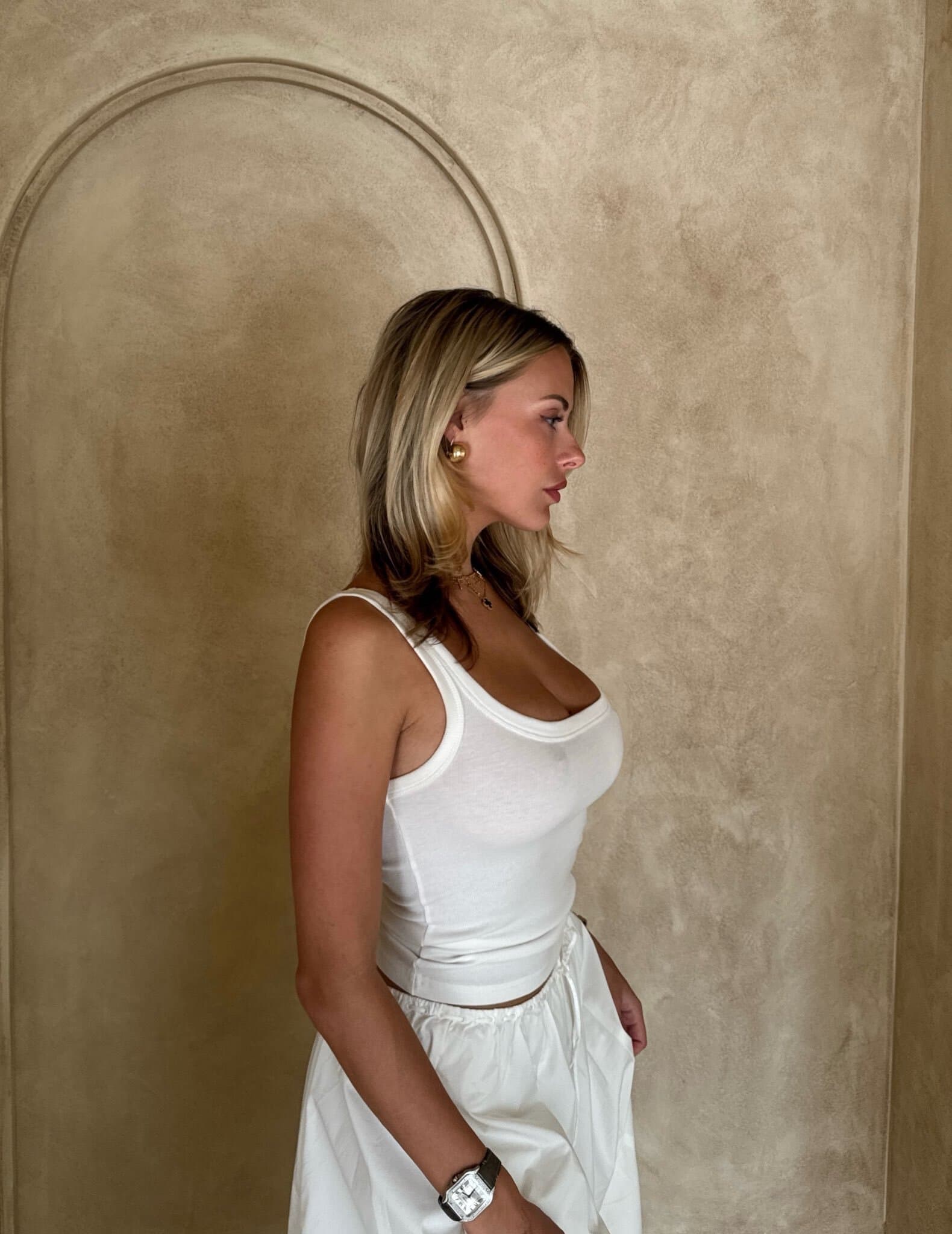 Les femmes en débardeurs (décolleté) vous trouvez ça vulgaire ou pas ?