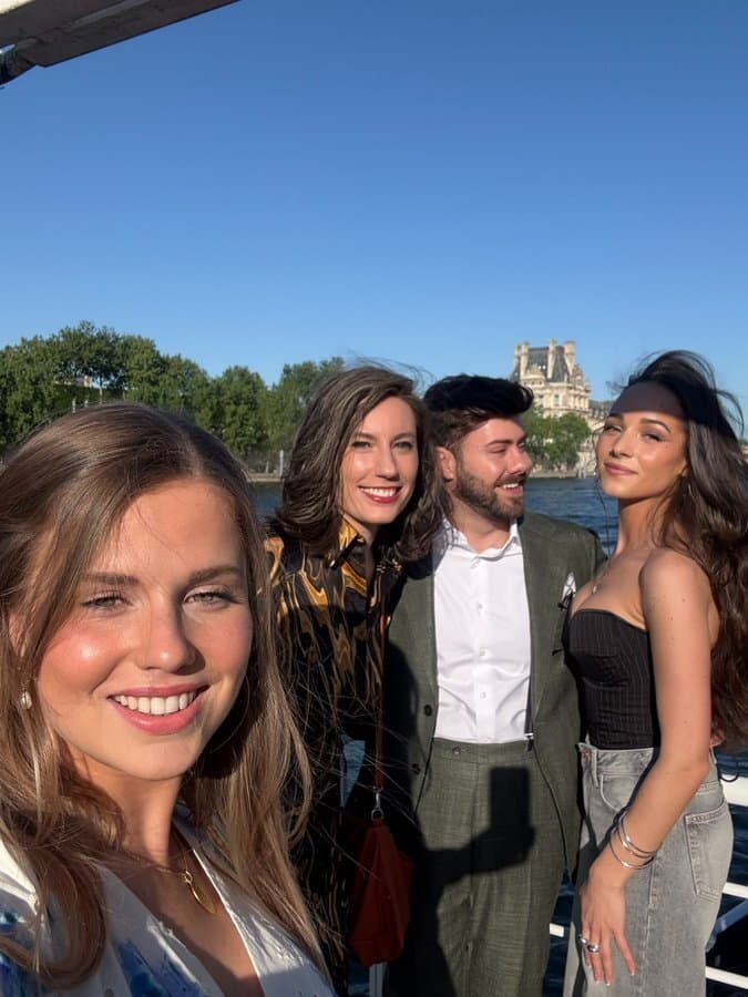 photo : Moi et mes copines ont vous souhaite bon matin !
