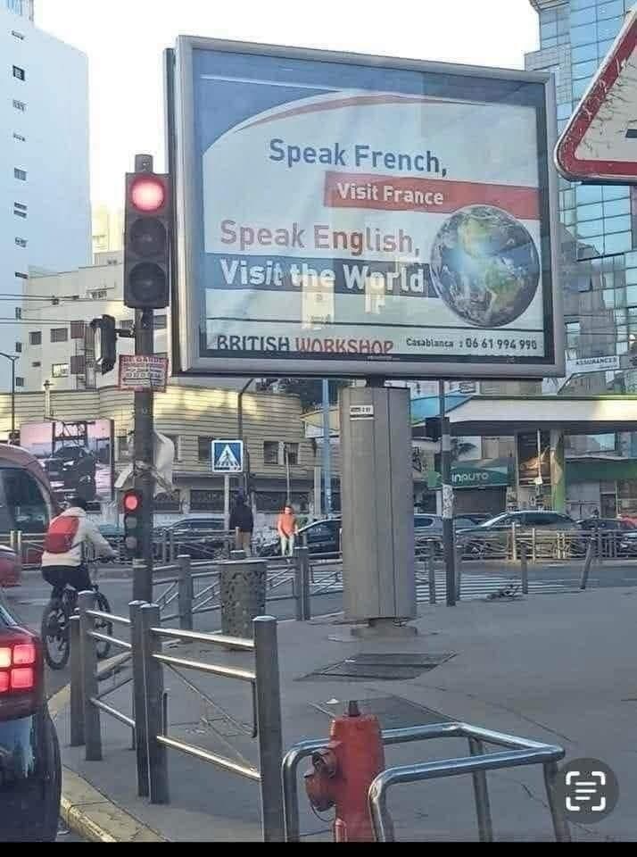 Un panneau publicitaire au Maroc HUMILIE la France