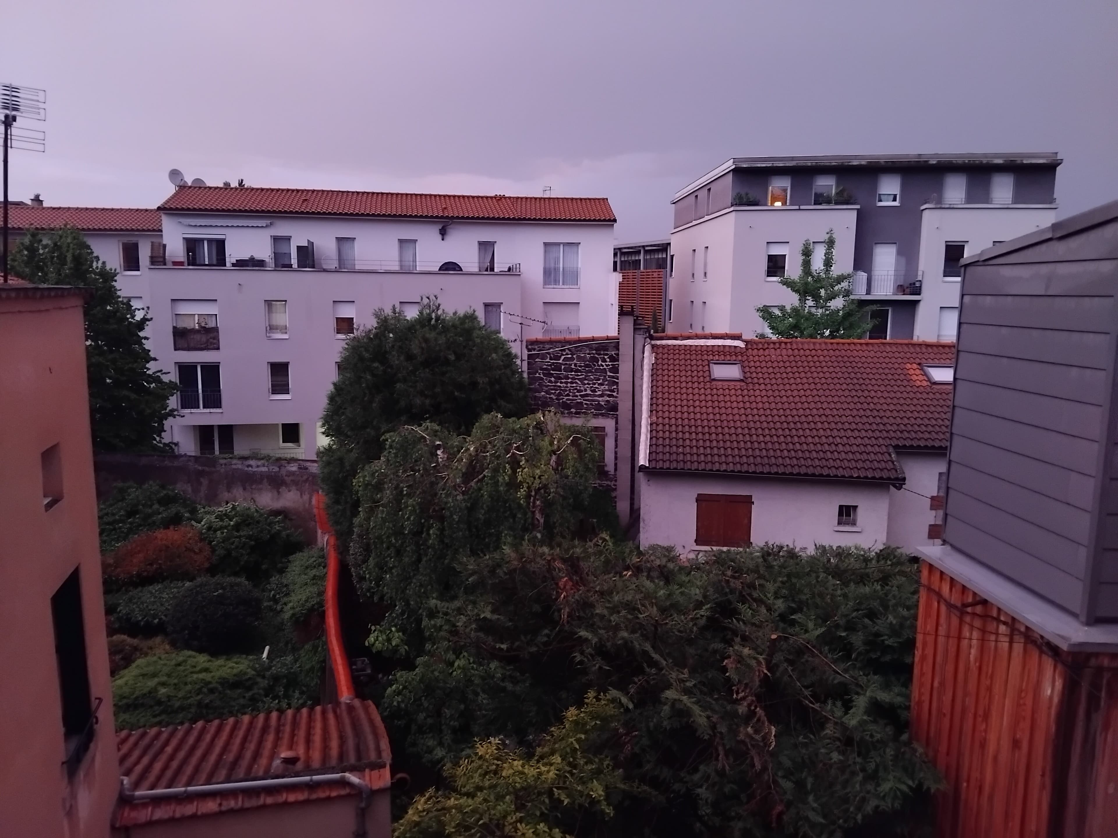 [ALERTE] J'ai entendu une femme crier dans mon voisinage
