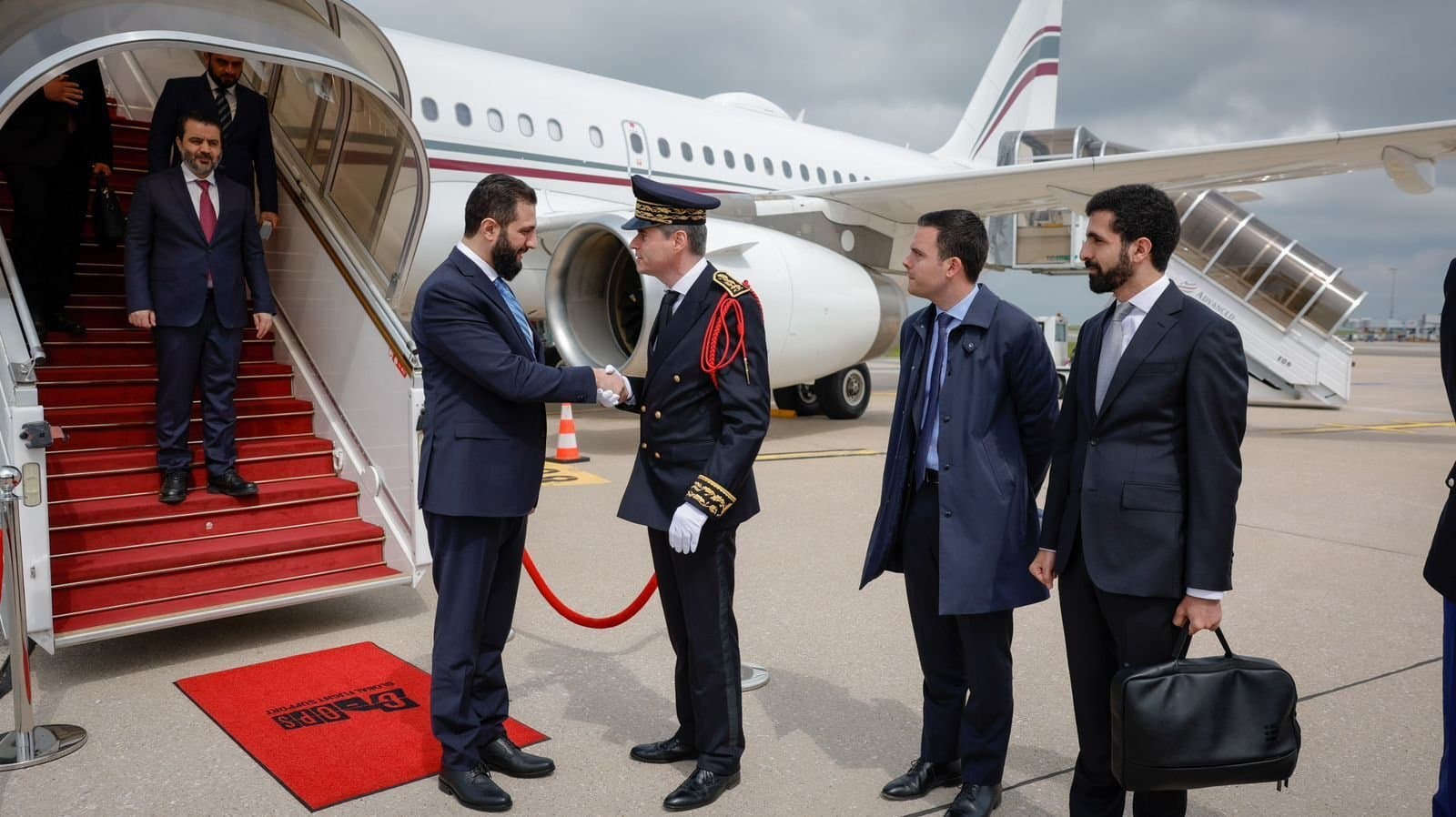 🚨🔴 [ALERTE] JOLANI vient d'arriver à Paris !