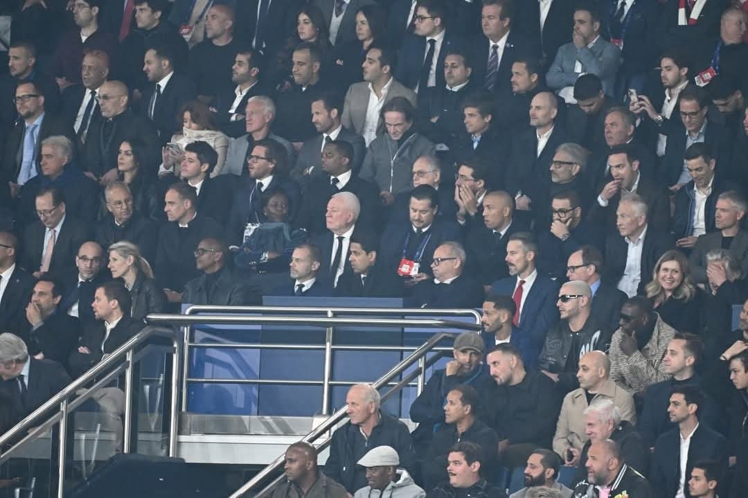 AAYAAA le carré VIP lors du match PSG/Arsenal