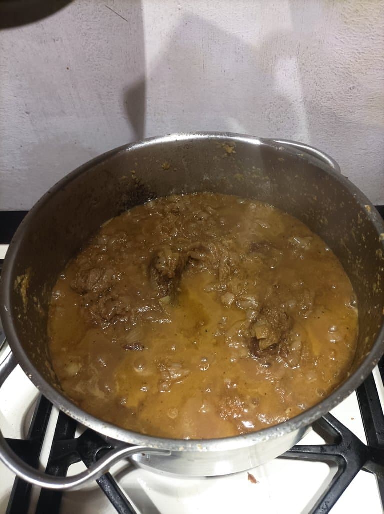 Mon ragu alla genovese est en train de mijoter