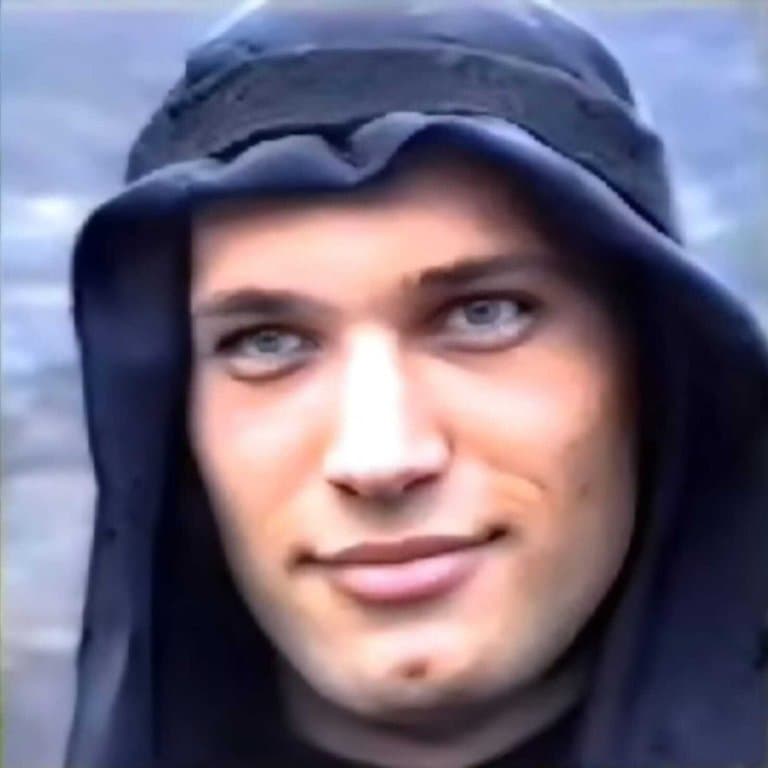 Ce chad Bosnien du temps de la guerre fait le buzz sur les réseaux par sa beauté