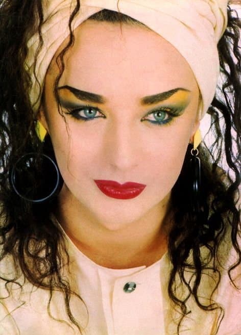 Kim Wilde qui se dit : Mais qu'est ce que je fout ici ? :