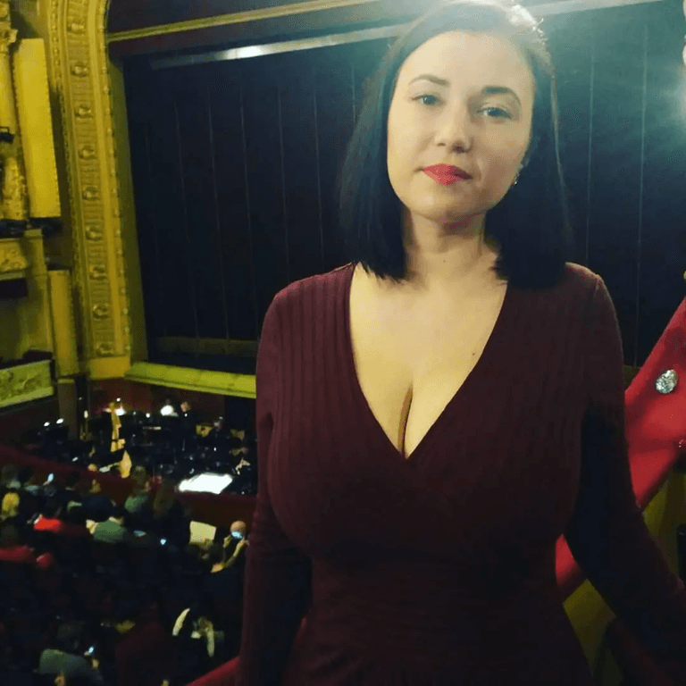 Cette UKRAINIENNE te demande de SAUVER MARIOUPOL