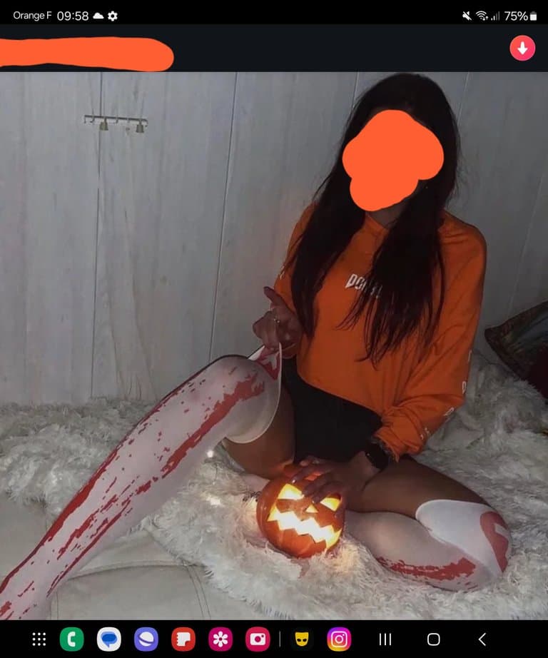 JE ME SUIS FAIT LIKÉ PAR UNE FOLLE DU VILLAGE 8/10 SUR TINDER (misclick ou véridique?)