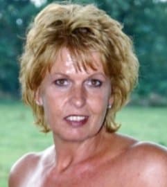 (photo) ce genre de MILF, ça vous plaît ? 🤔