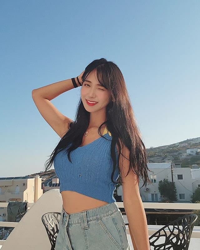 La TEEN Jinnytty se fait AGRESSER